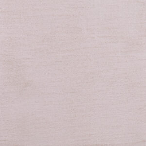 Eine glatte, cremefarbene Wand zeigt die feine Textur des HERKLULES-0310 Streichputzes von Einhornwerke.